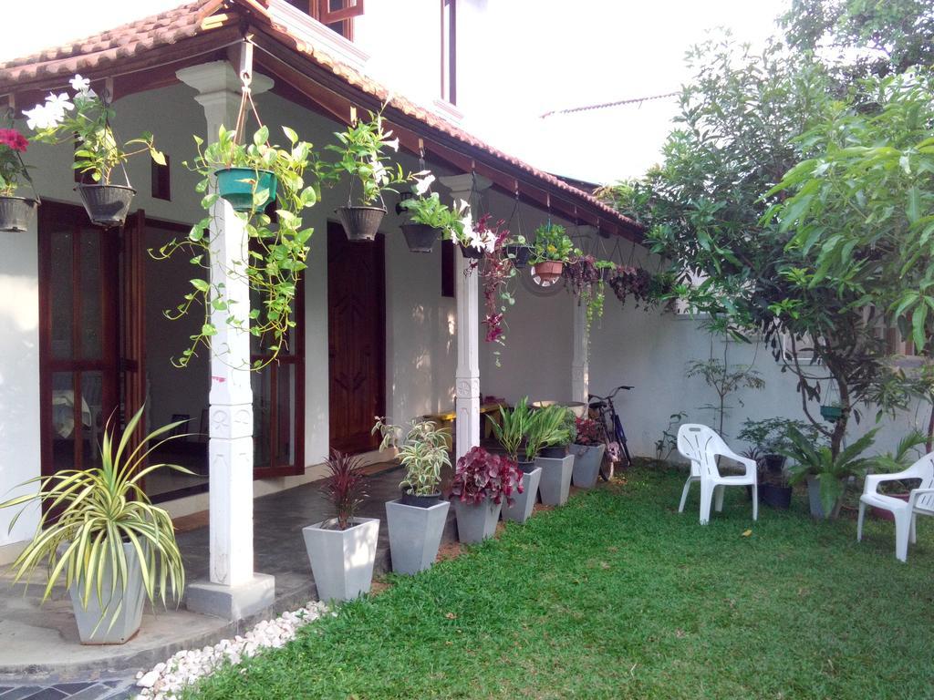 Chelli Homestay Negombo Exteriér fotografie